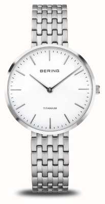 Bering Cadran blanc en titane (34 mm) / bracelet en titane 19334-004